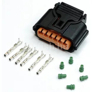 KUM 6 lábu csatlakozo HP286-06021 anya